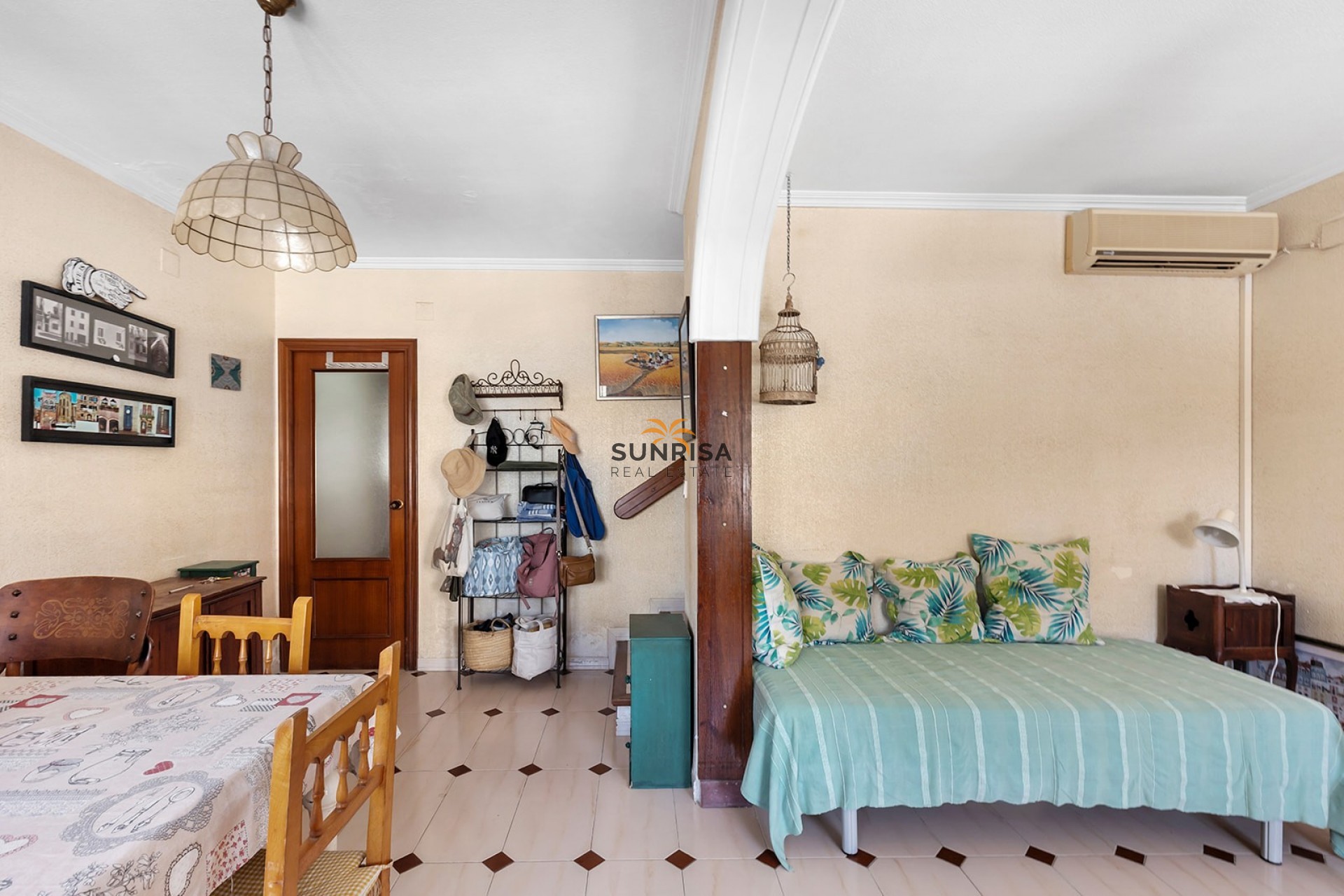 Resale - Townhouse - La Mata