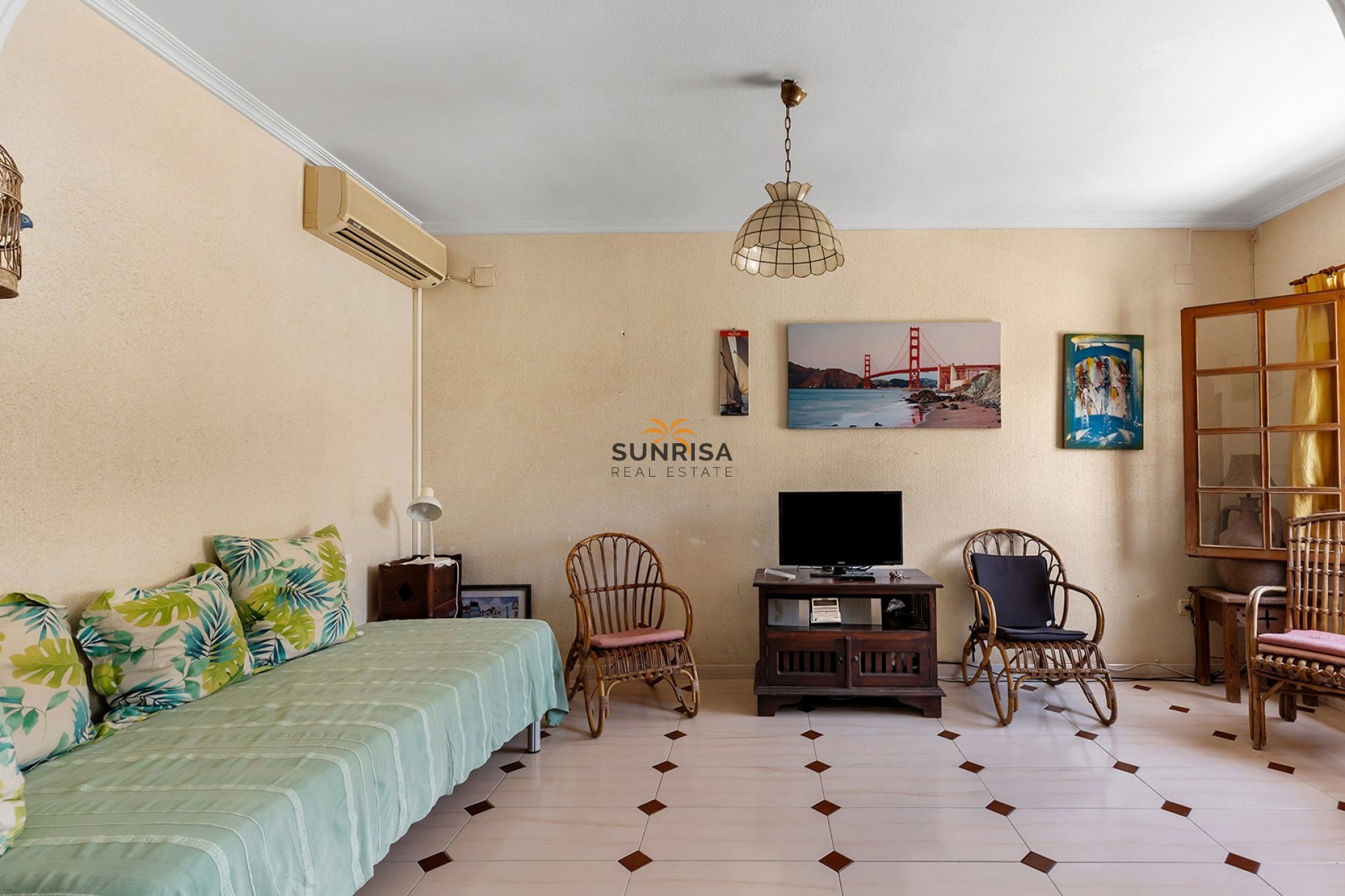 Resale - Townhouse - La Mata