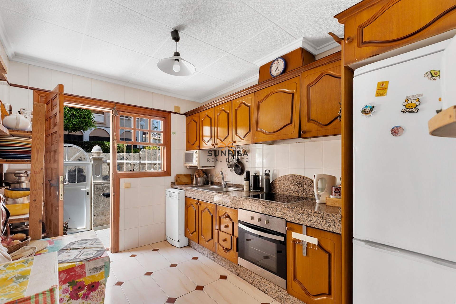 Resale - Townhouse - La Mata