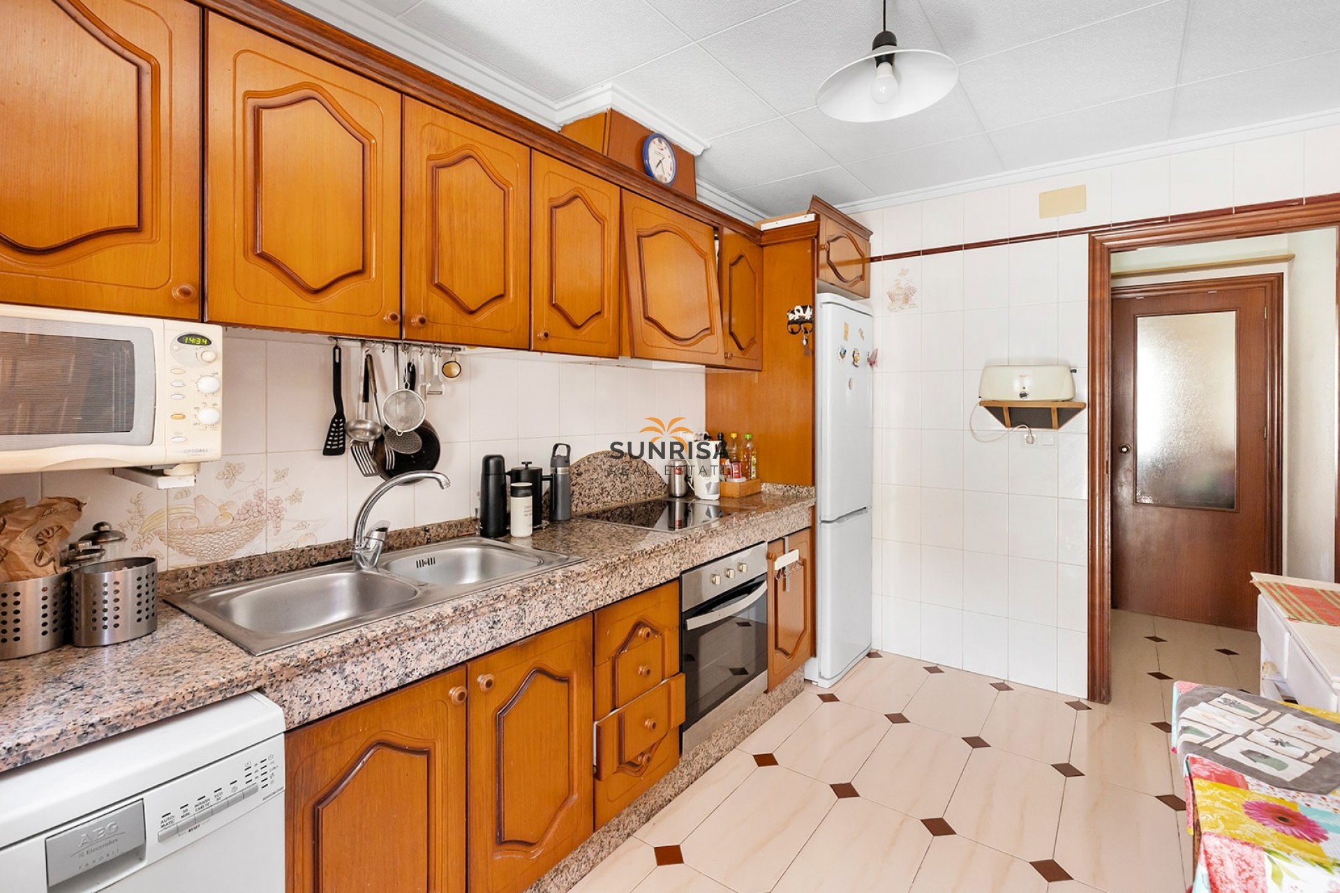 Resale - Townhouse - La Mata