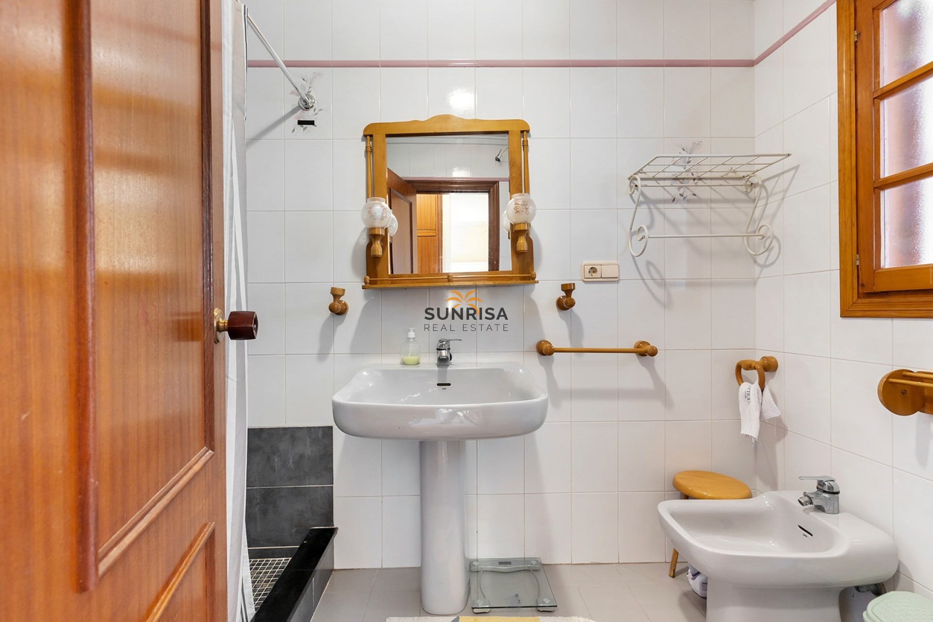 Resale - Townhouse - La Mata