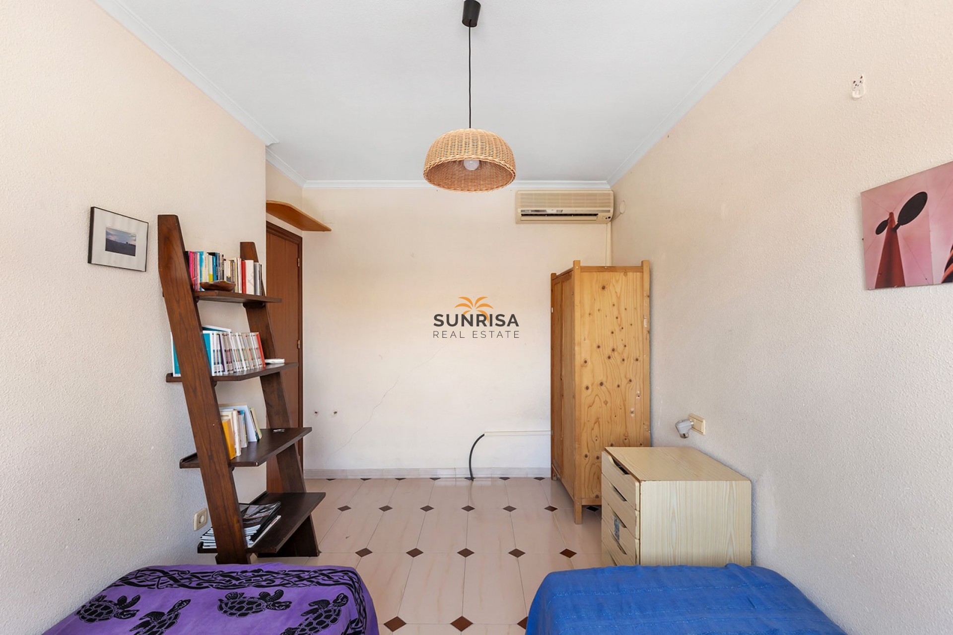 Resale - Townhouse - La Mata