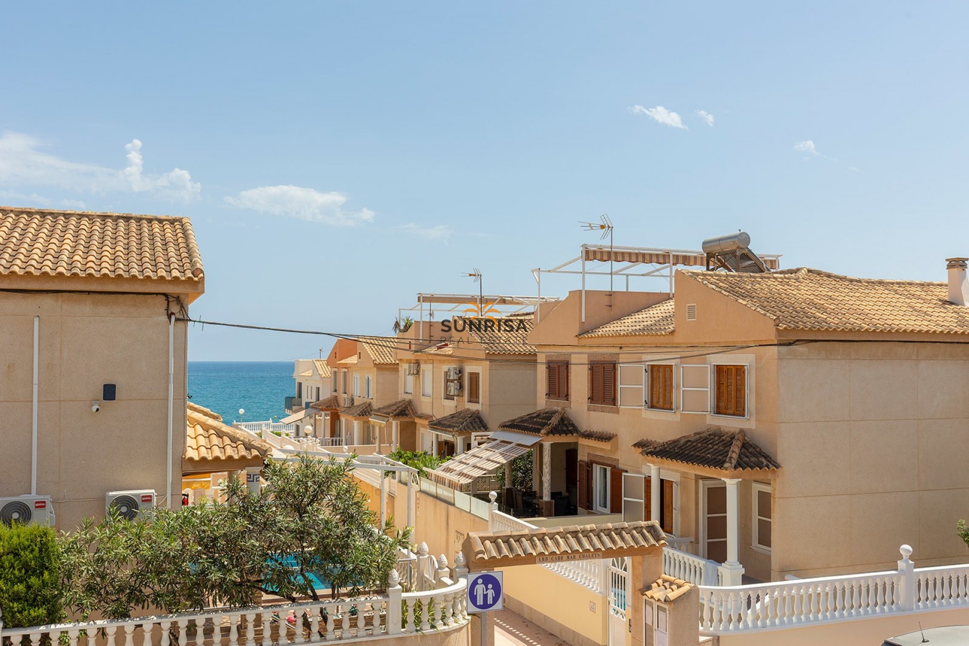 Resale - Townhouse - La Mata