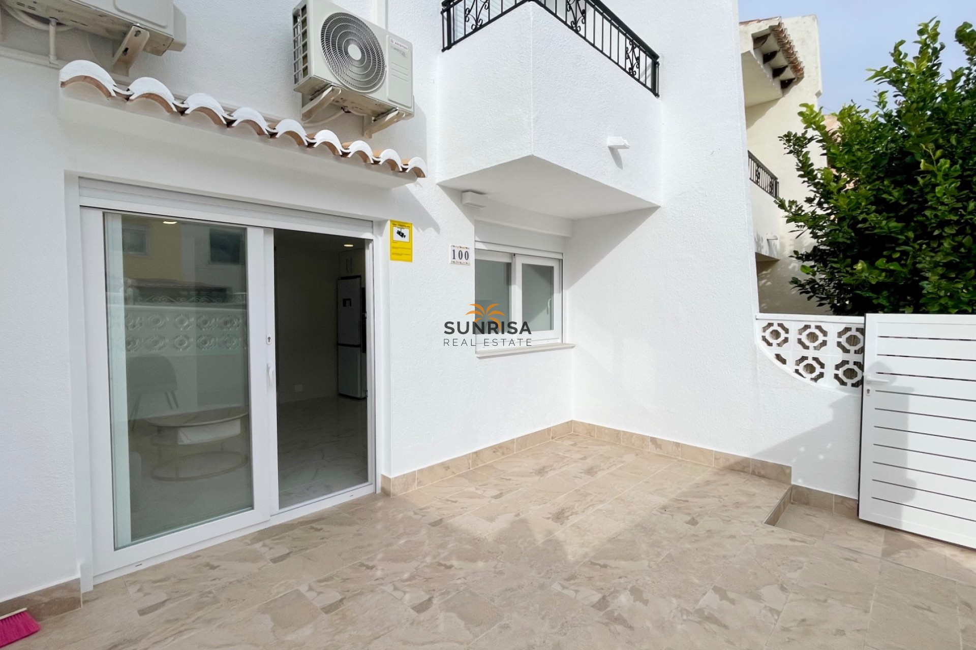 Herverkoop - Herenhuis - Torrevieja