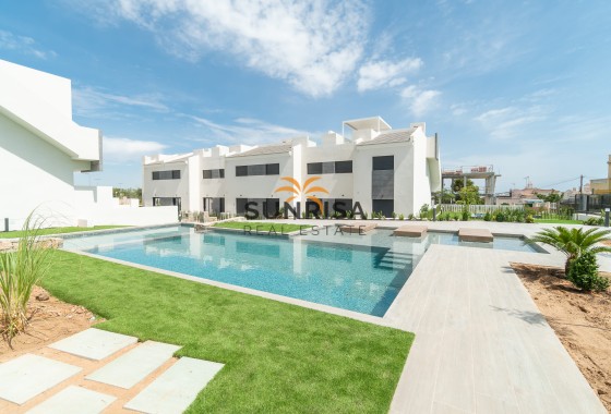 Bungalow · Nouvelle construction - Torrevieja · Alicante · Espagne