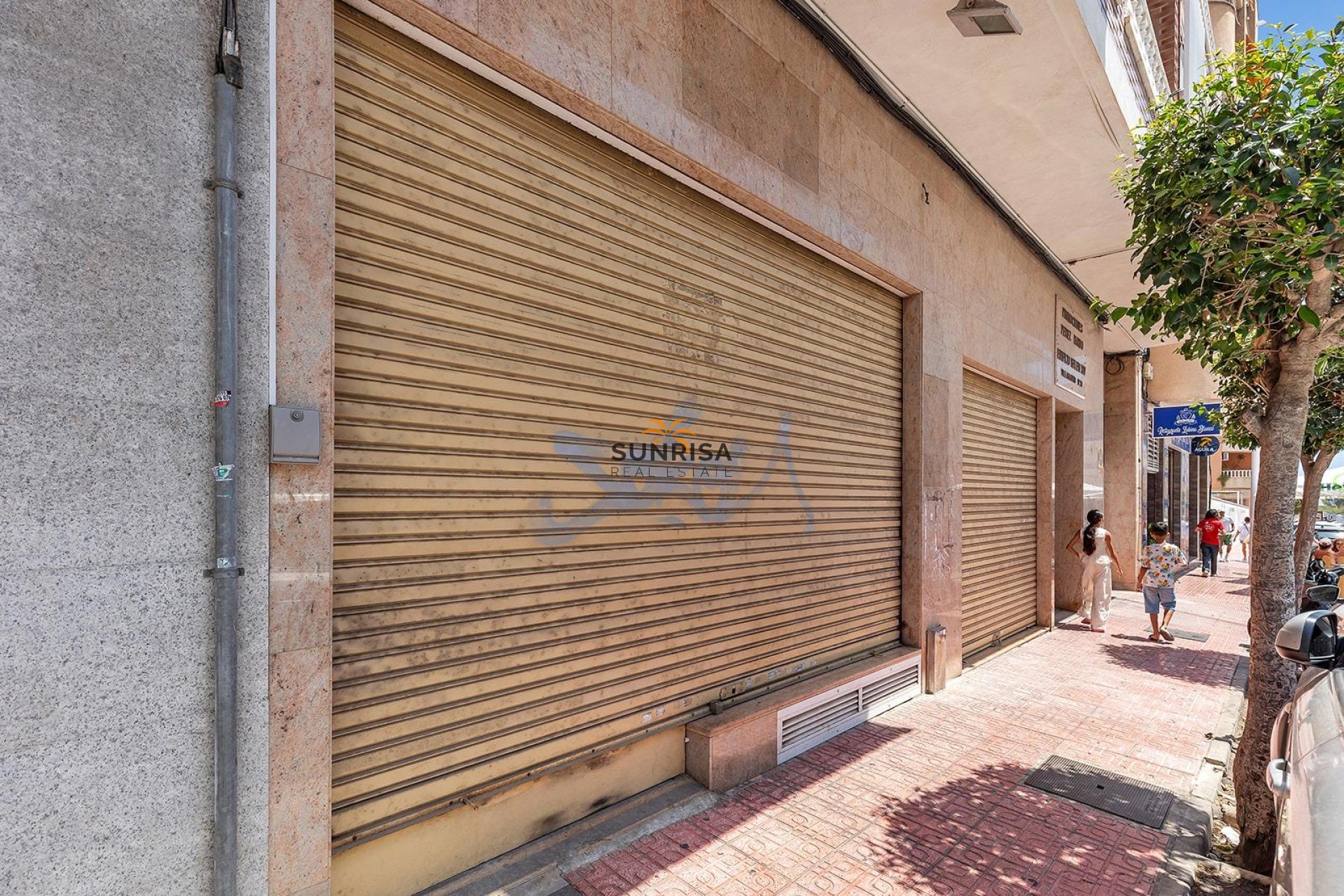 Resale - Commercial premises - Torrevieja