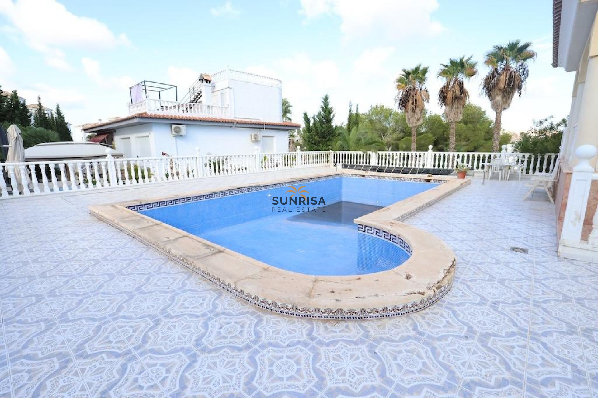 Resale - House - Orihuela Costa