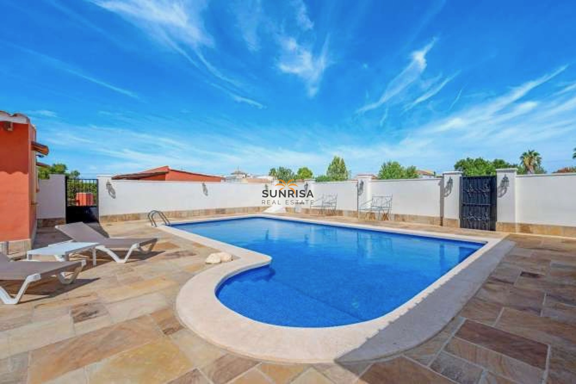 Resale - Villa - Almoradí