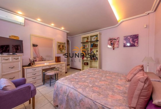 Villa · Revente - Torrevieja · La Mata · Alicante · Espagne