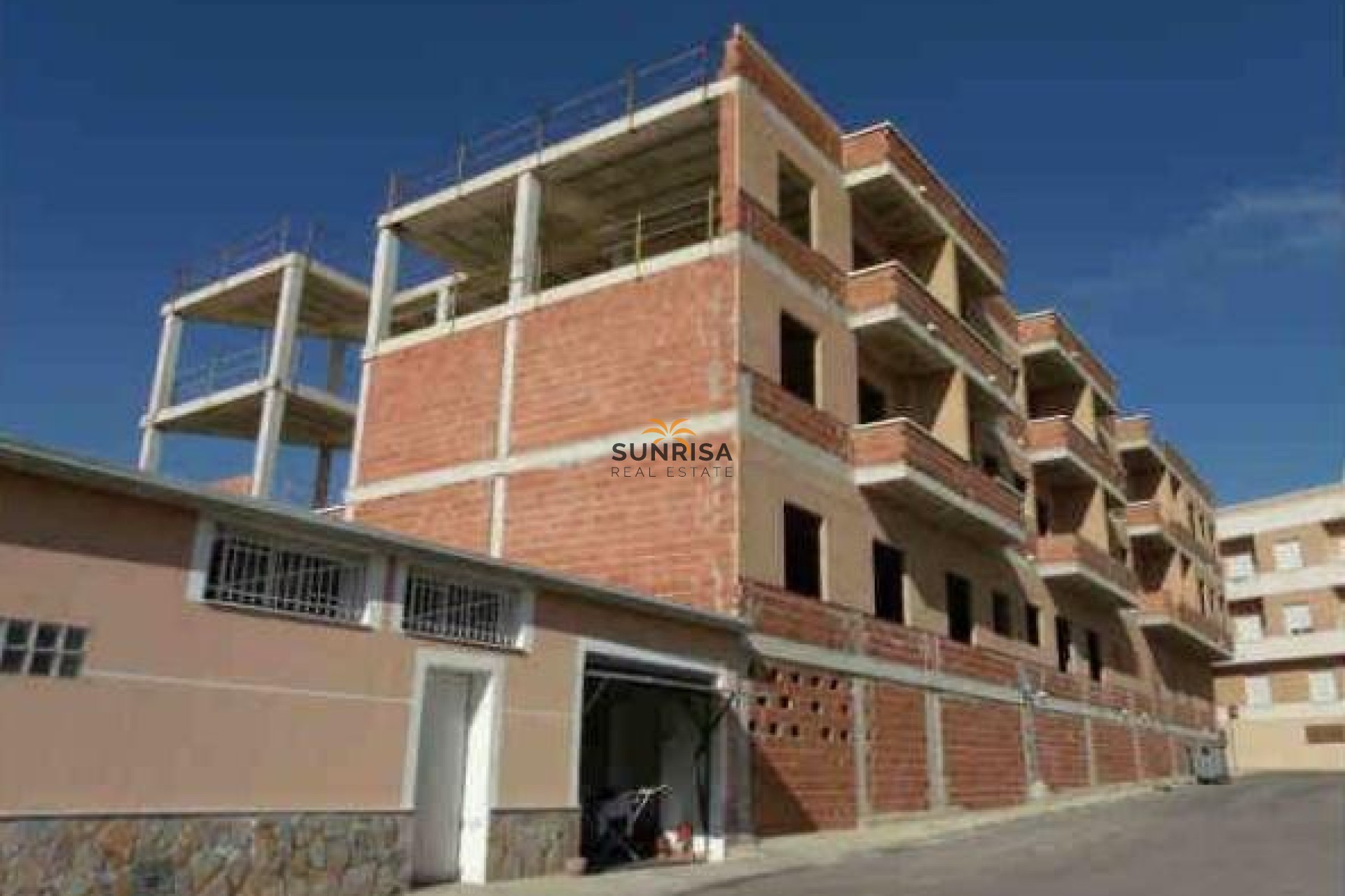 Revente - Bâtiment - Montesinos
