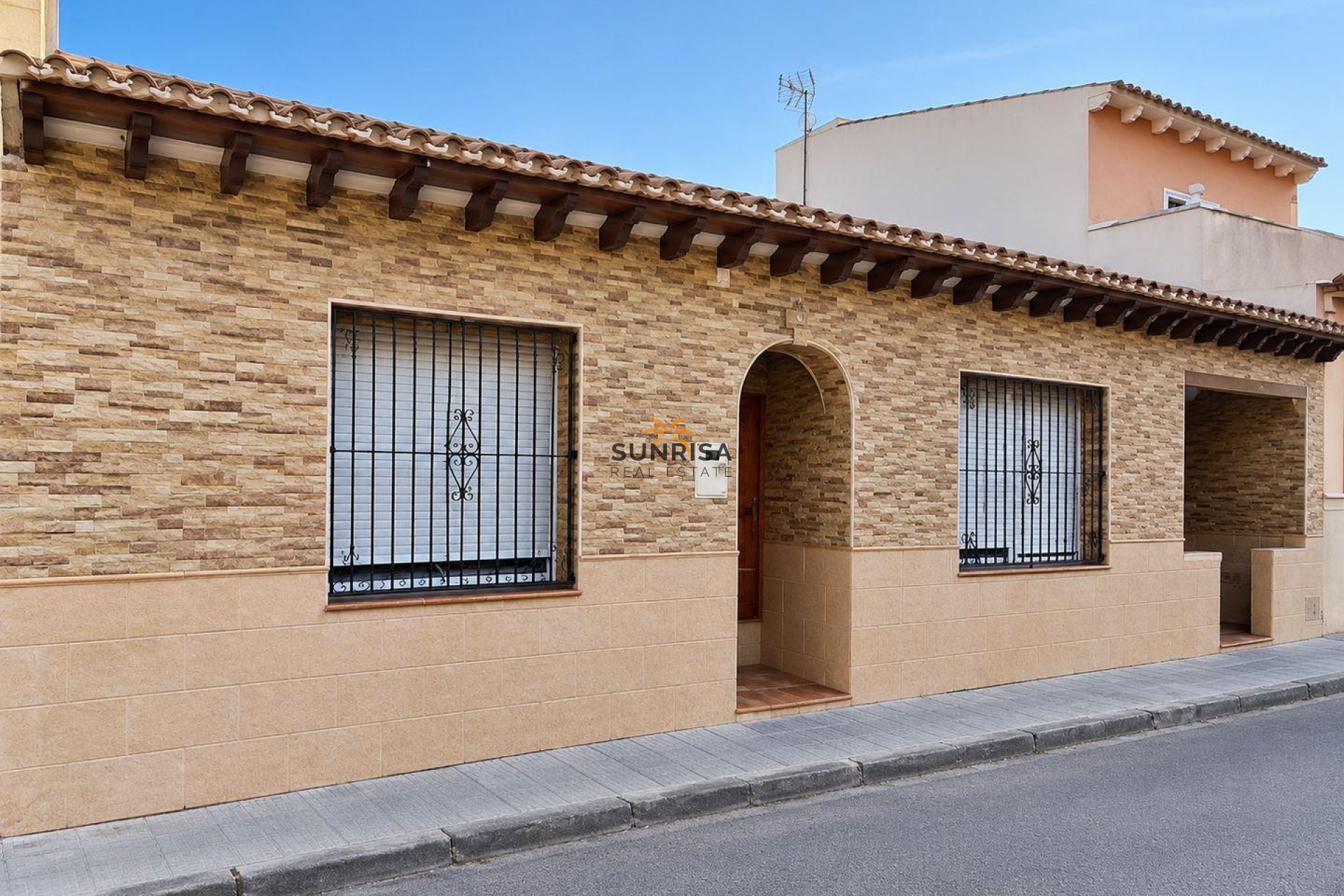 Resale - House - Benferri