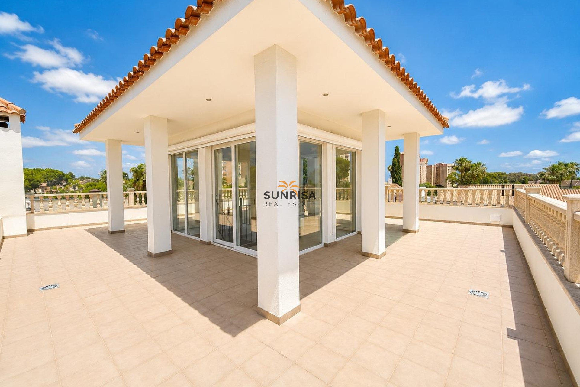 Resale - Villa - Dehesa de Campoamor