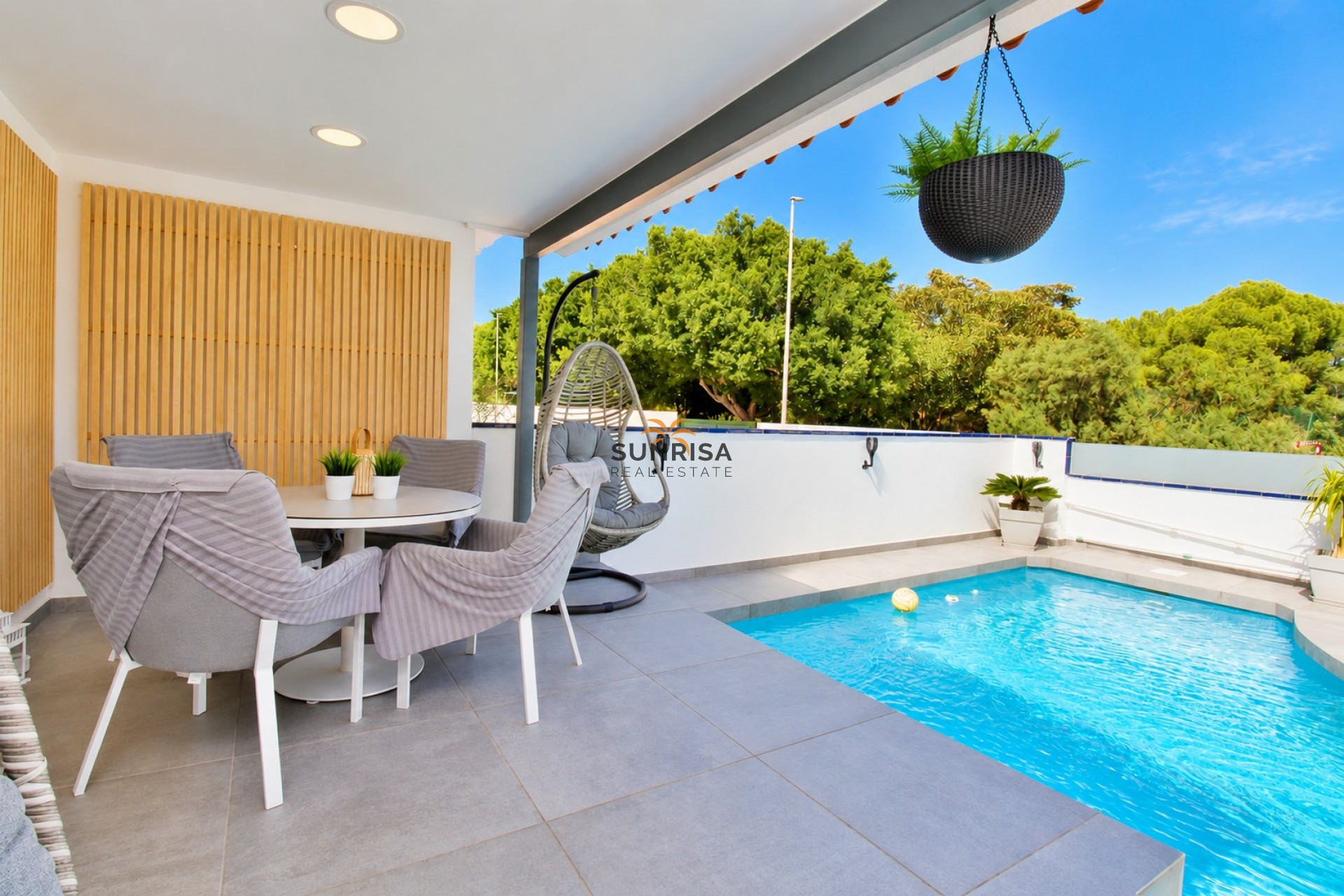 Resale - Villa - Mil Palmeras