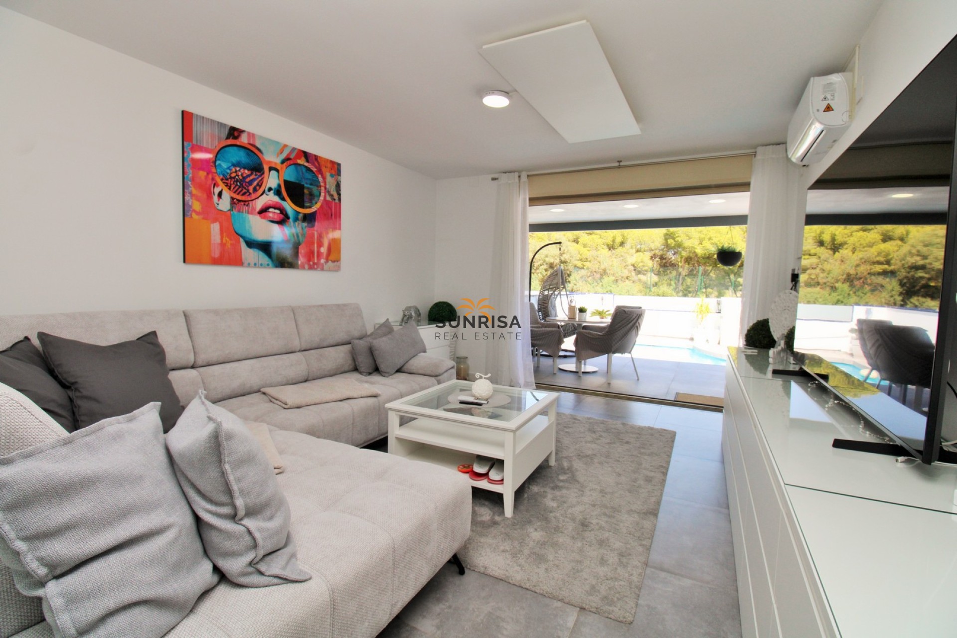 Resale - Villa - Mil Palmeras