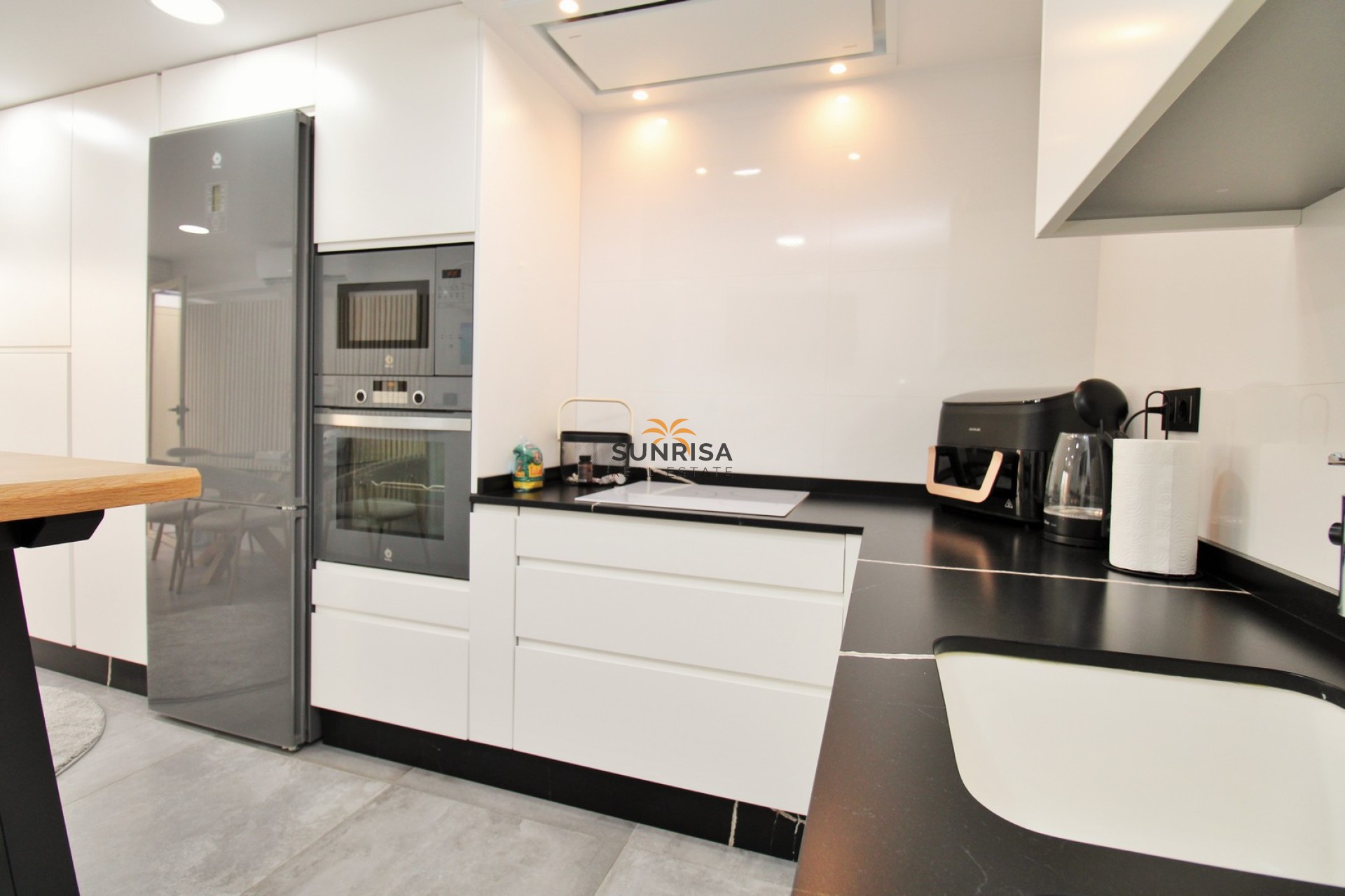 Resale - Villa - Mil Palmeras