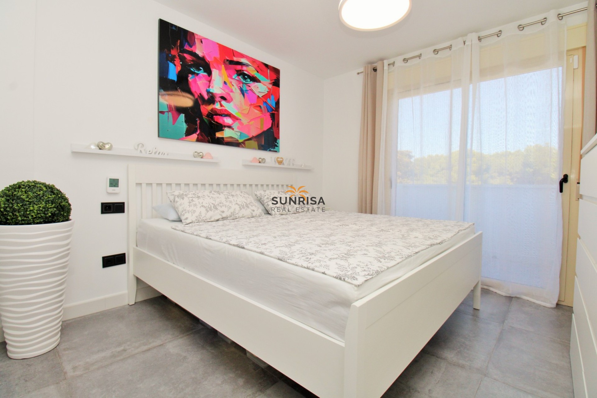Resale - Villa - Mil Palmeras