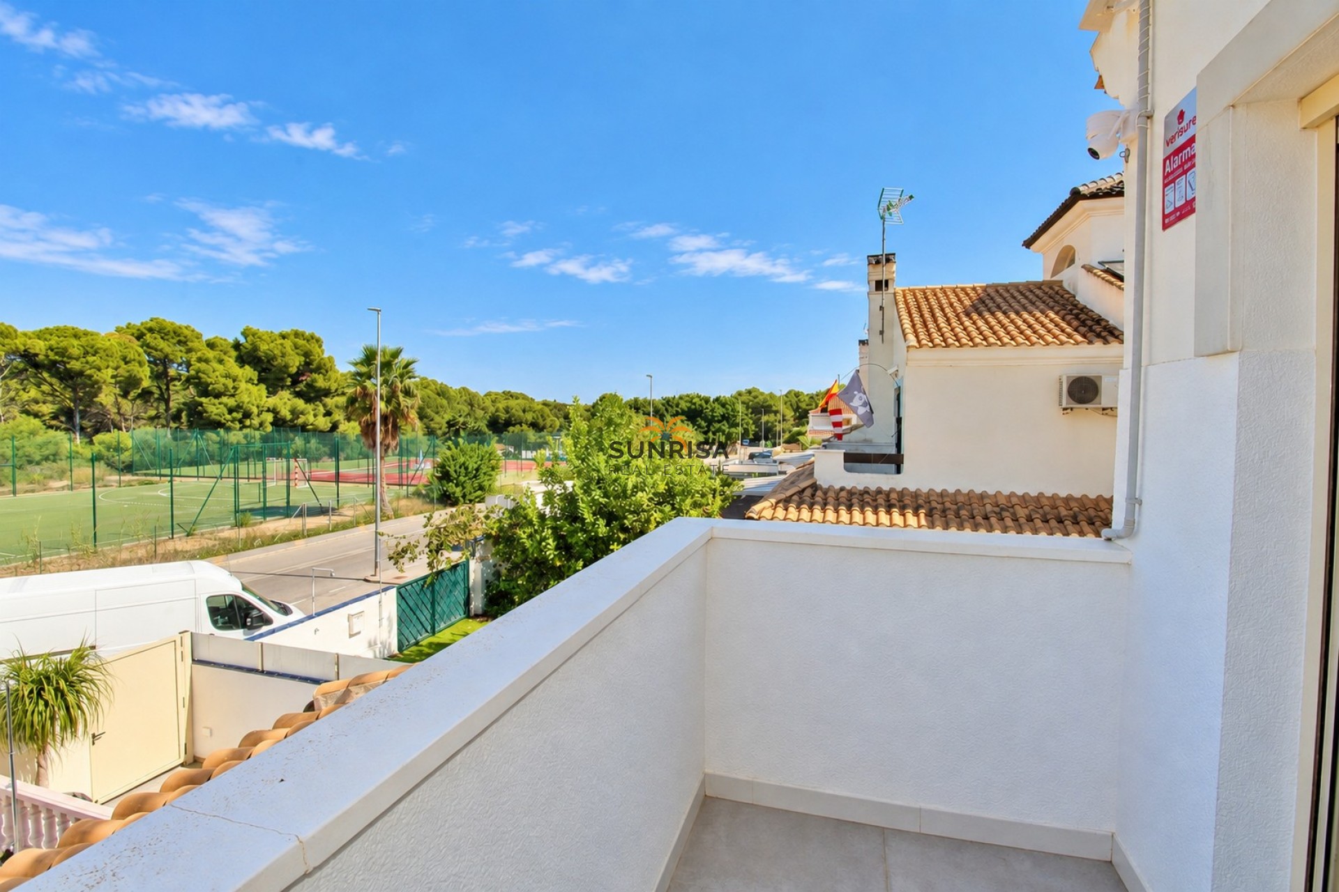 Resale - Villa - Mil Palmeras