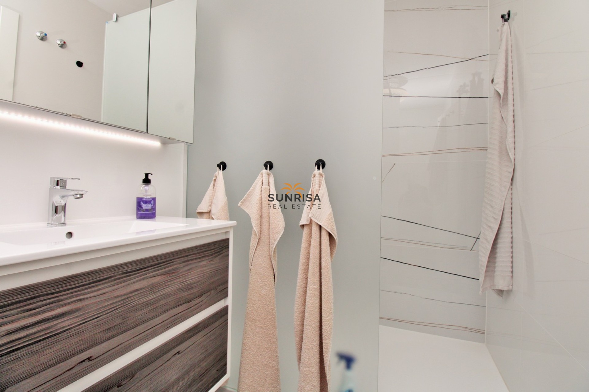 Resale - Villa - Mil Palmeras