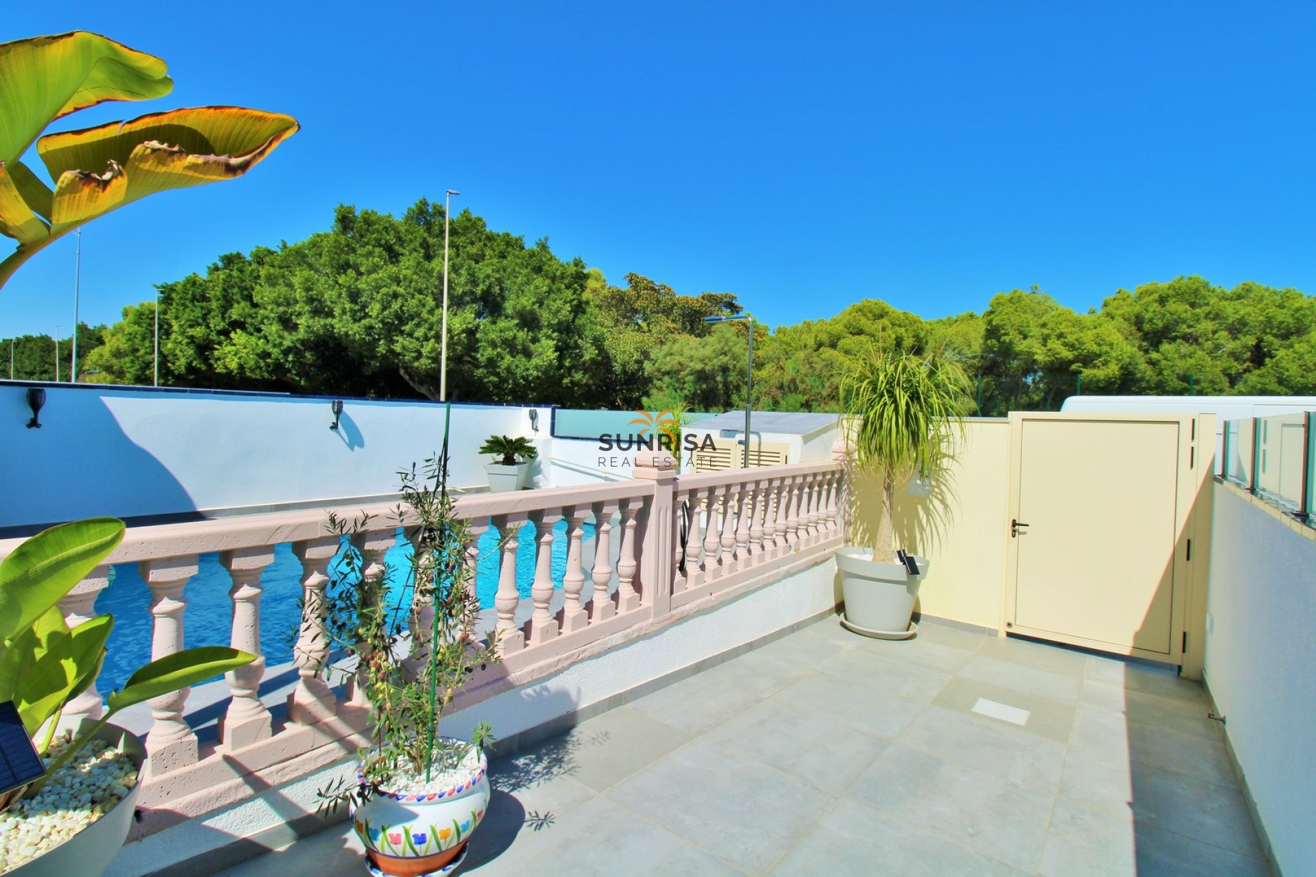 Resale - Villa - Mil Palmeras