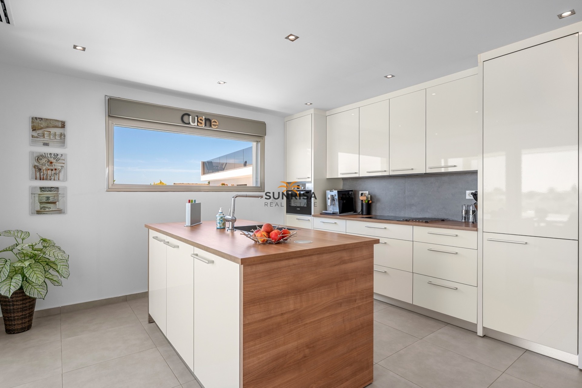 Resale - Villa - La Marina