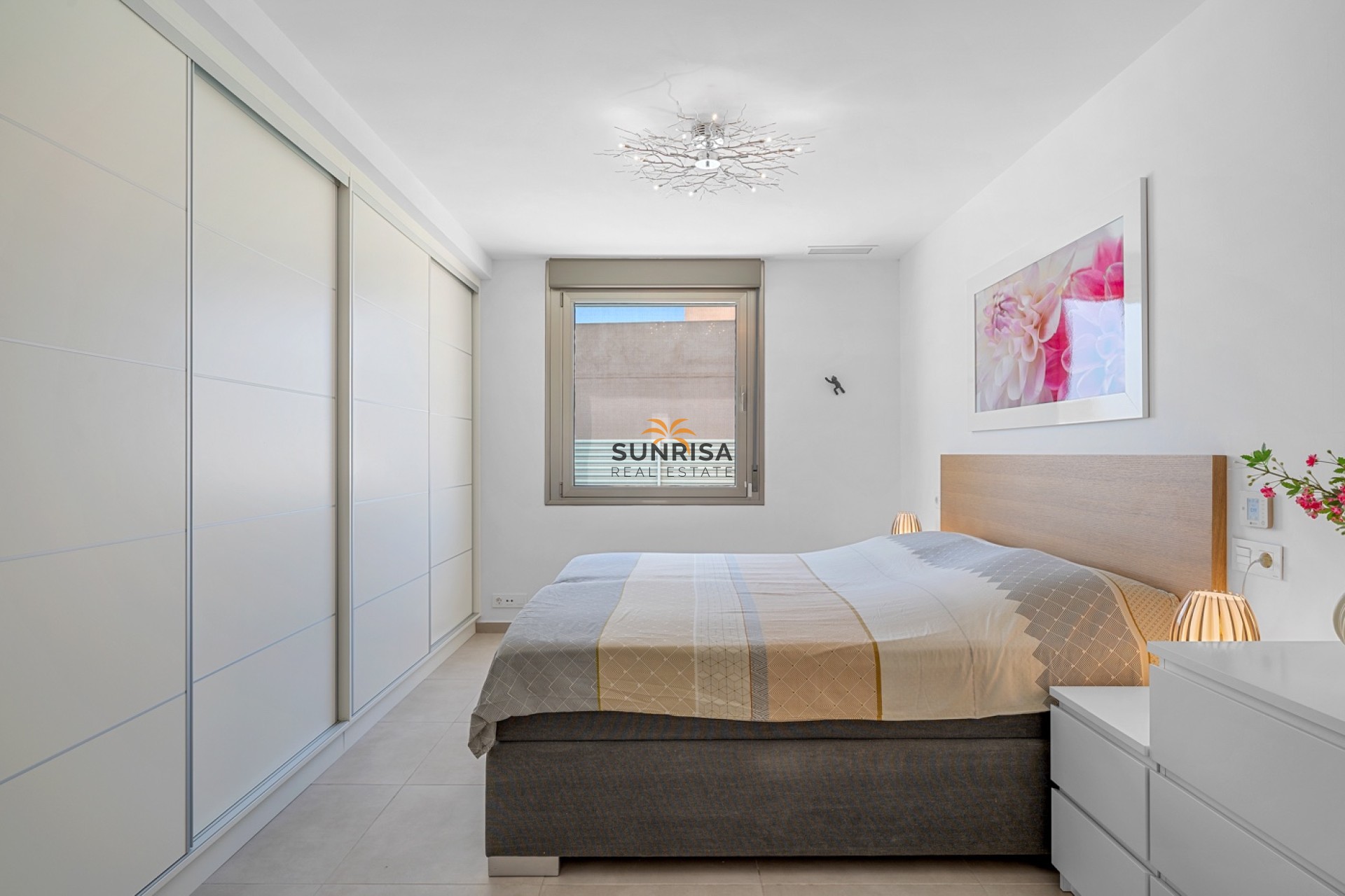 Resale - Villa - La Marina