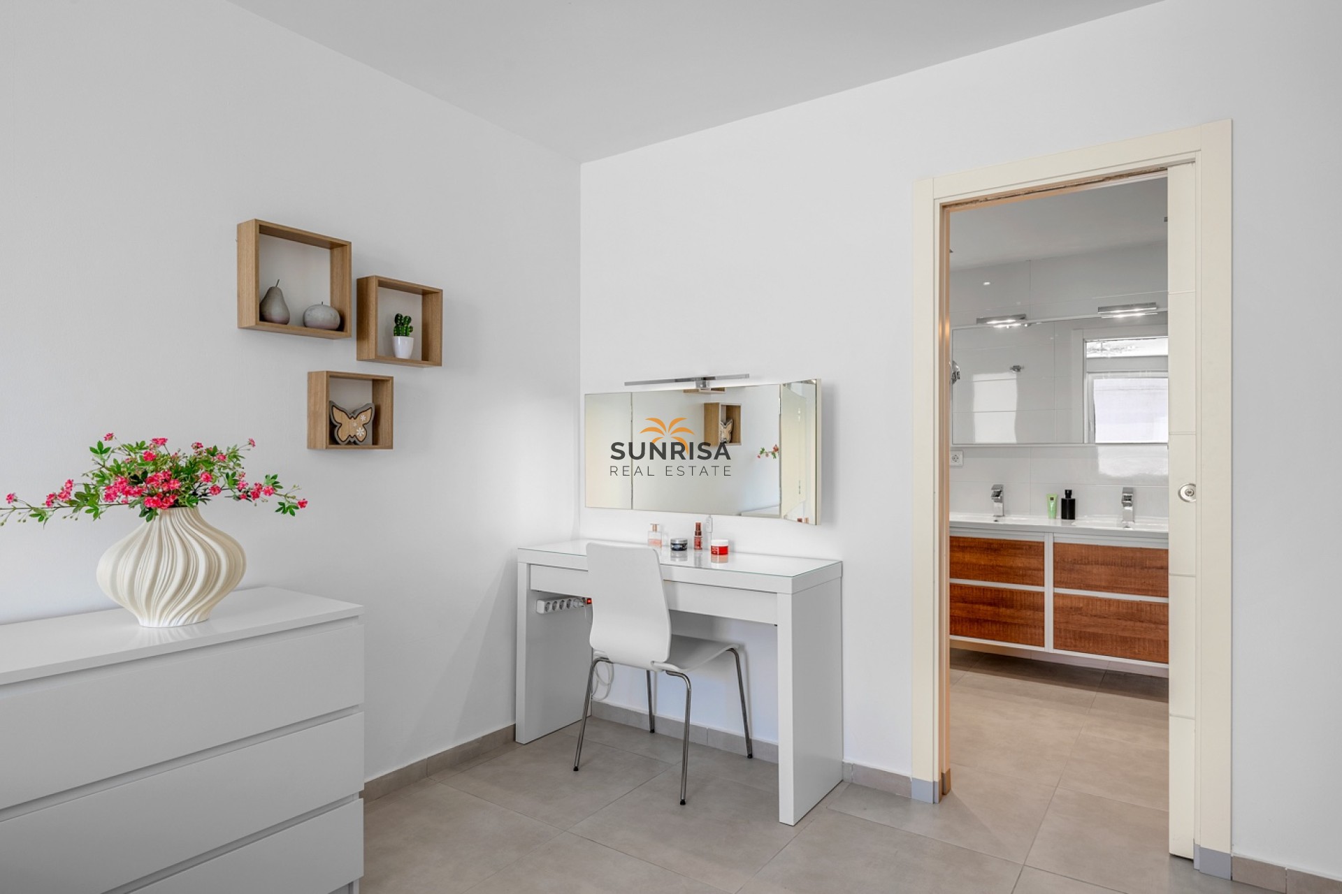 Resale - Villa - La Marina