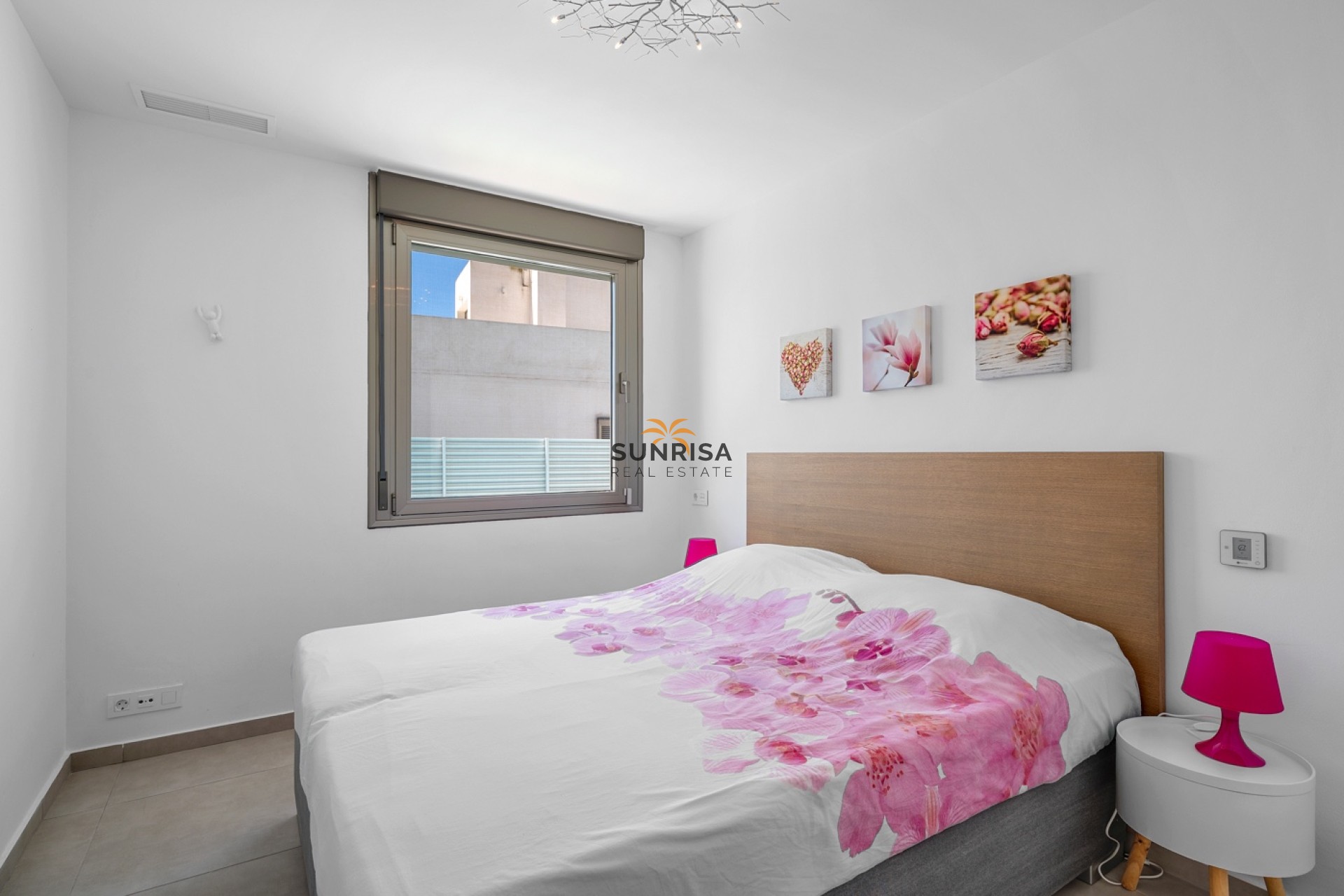 Resale - Villa - La Marina