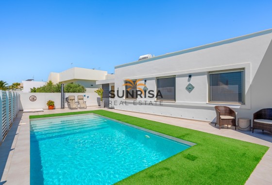 Villa · Resale - La Marina · Alicante · Spain