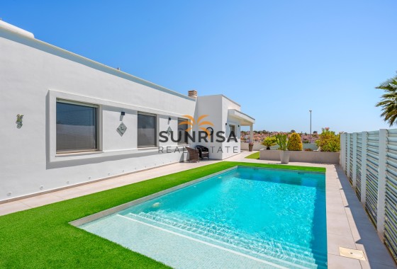 Villa · Resale - La Marina · Alicante · Spain