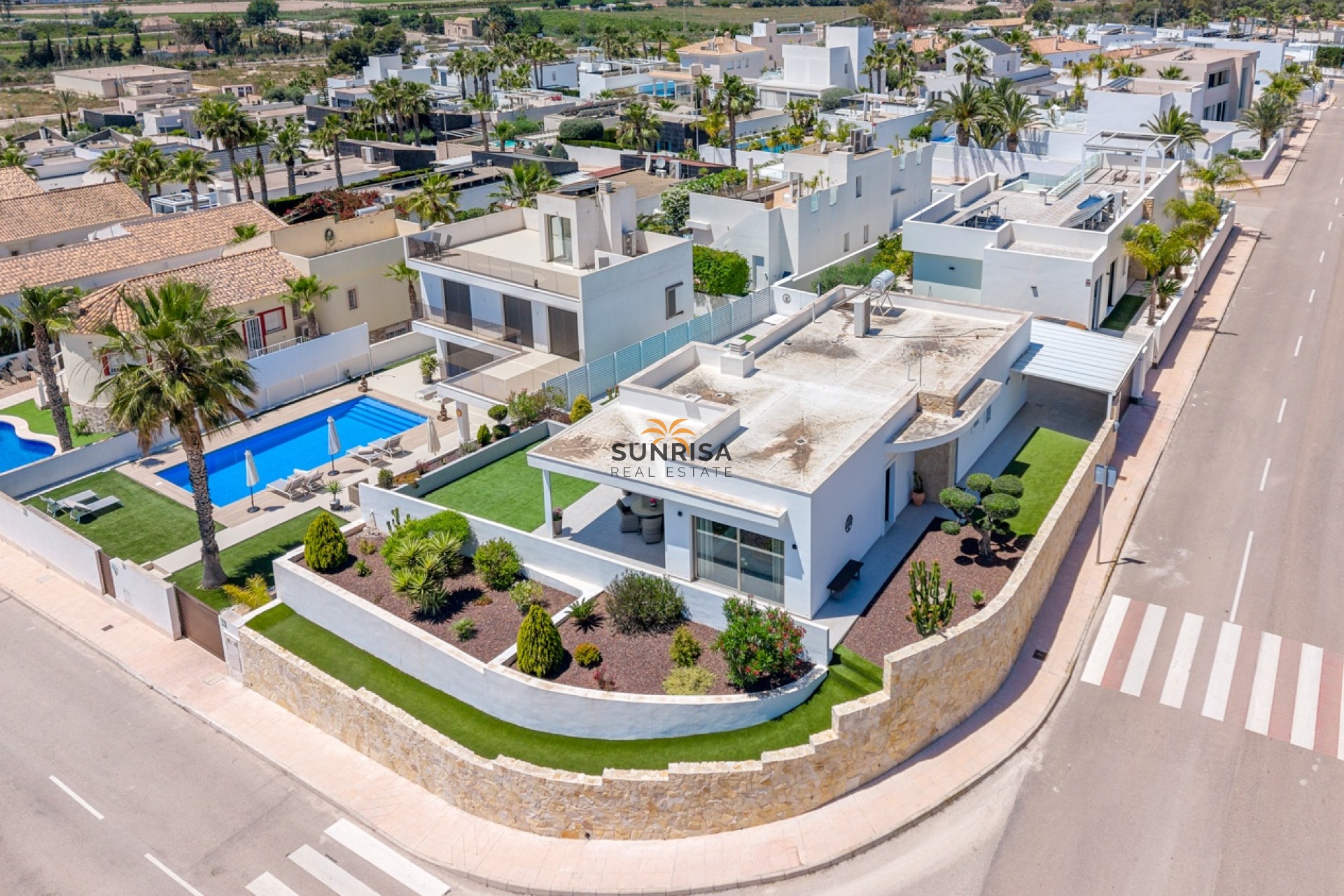 Resale - Villa - La Marina