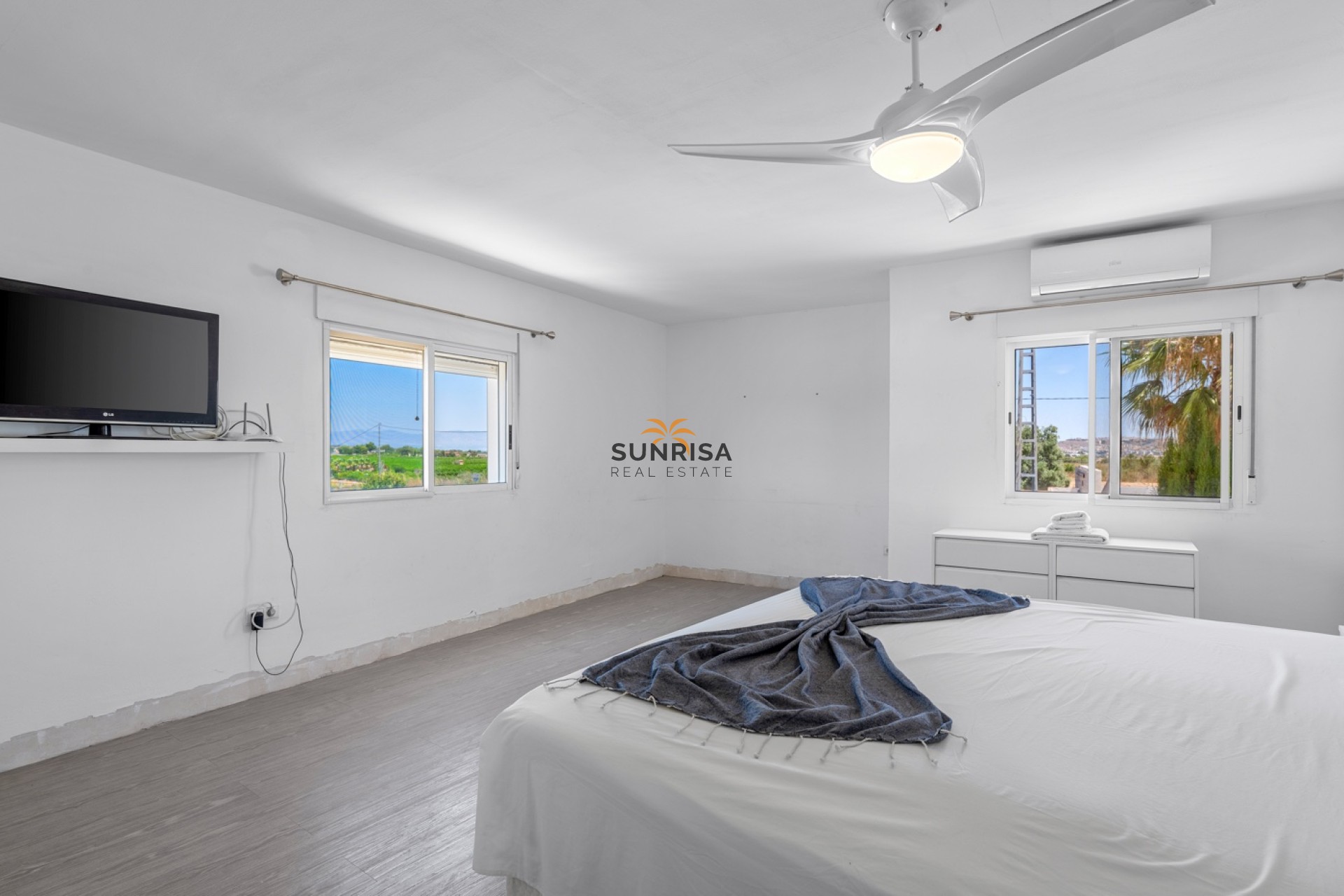 Reventa - Finca - Los Montesinos