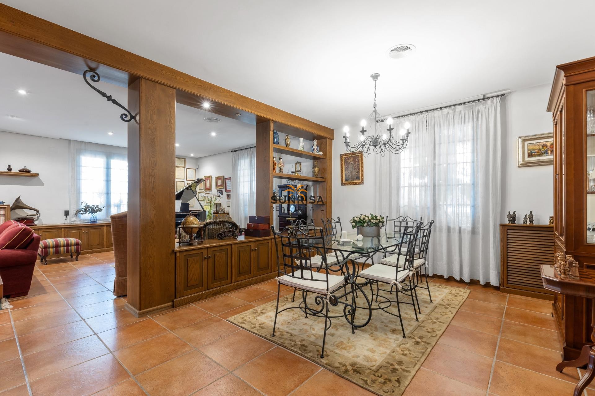 Resale - Villa - Torrevieja