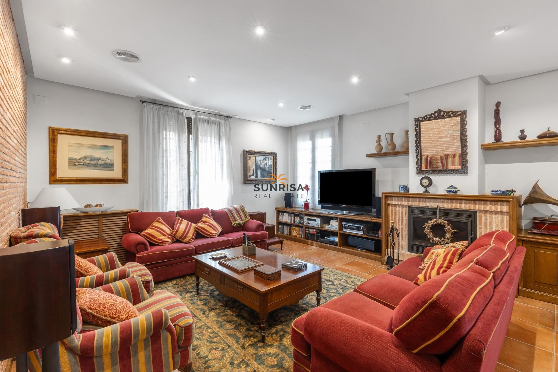 Resale - Villa - Torrevieja