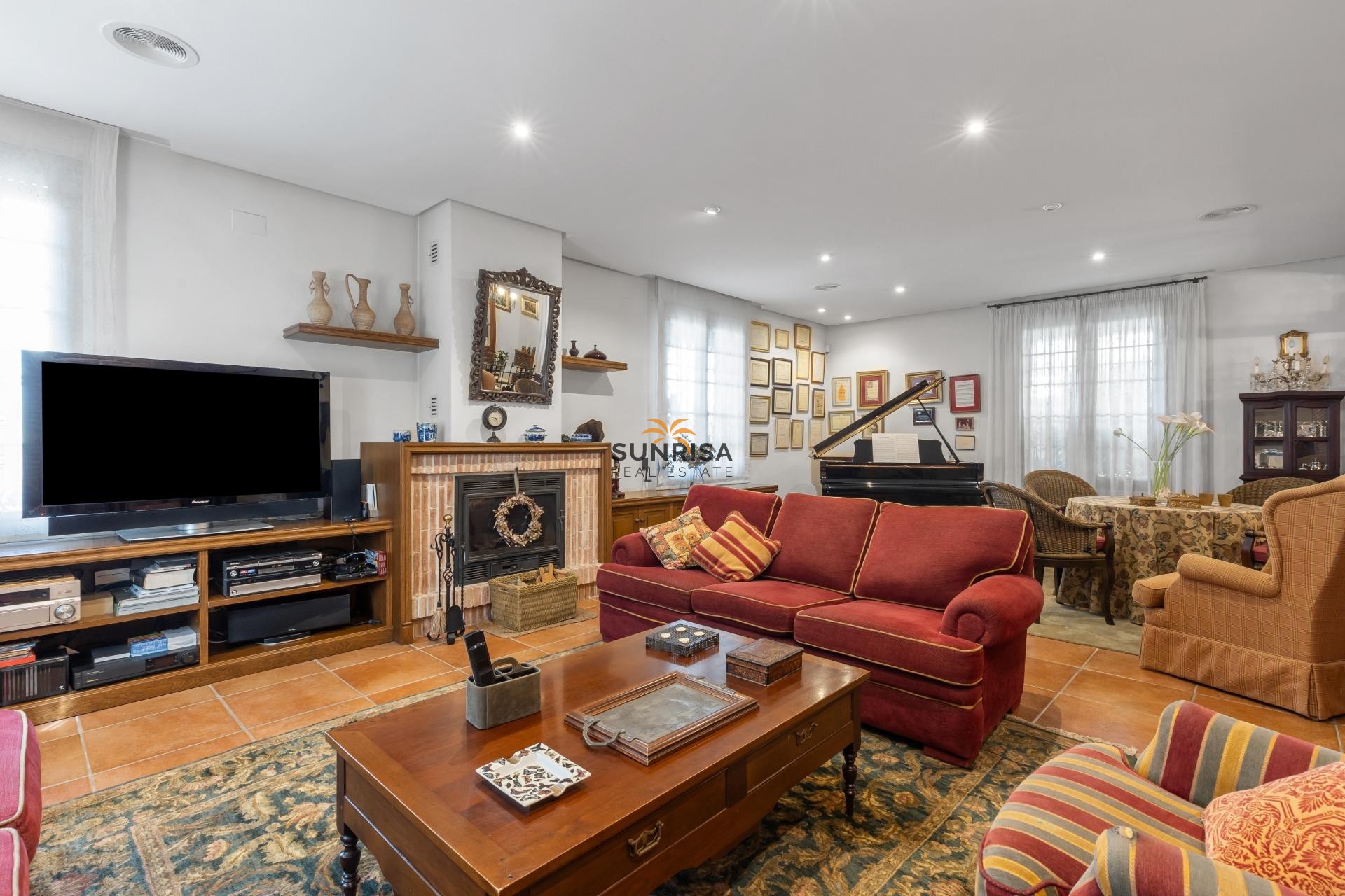 Resale - Villa - Torrevieja