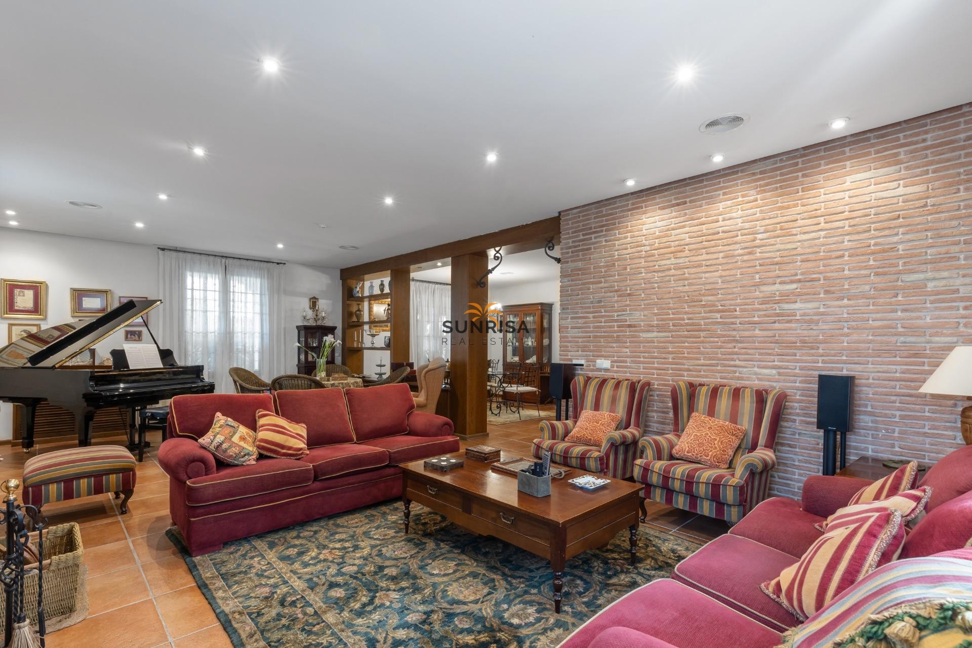 Resale - Villa - Torrevieja