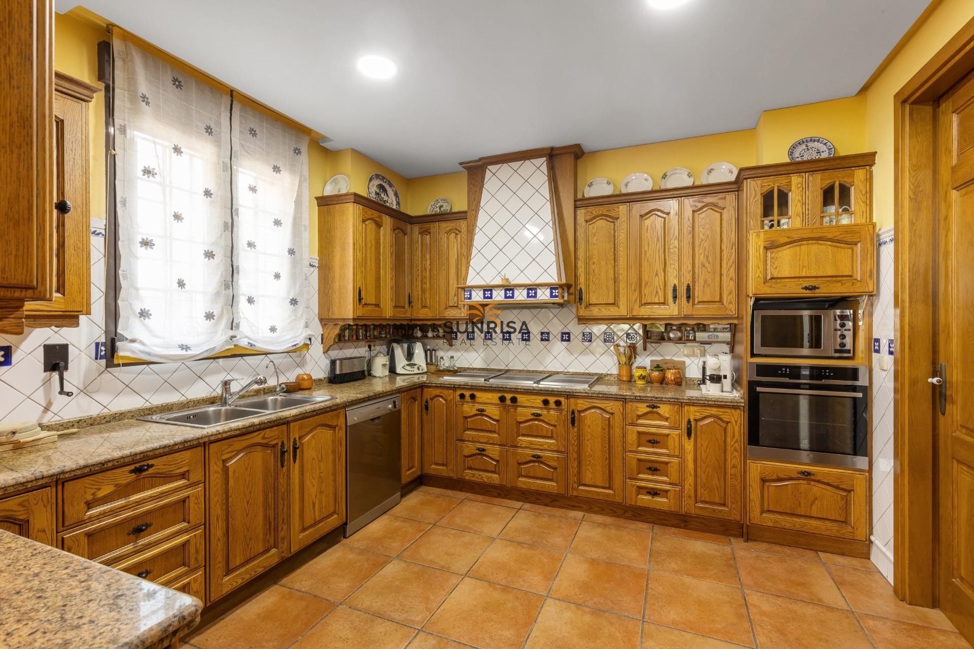 Resale - Villa - Torrevieja