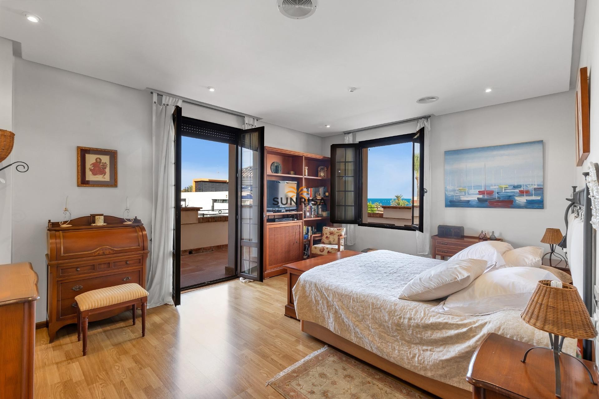 Resale - Villa - Torrevieja