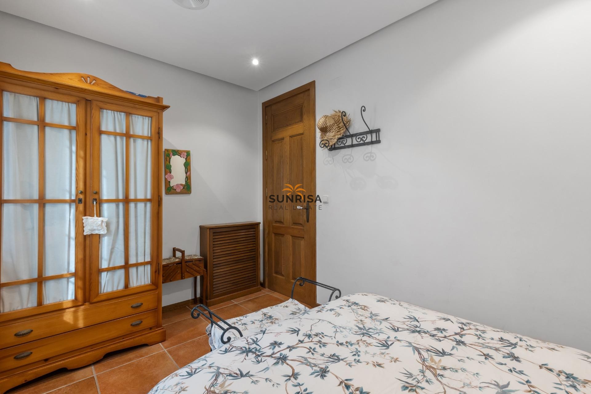 Resale - Villa - Torrevieja