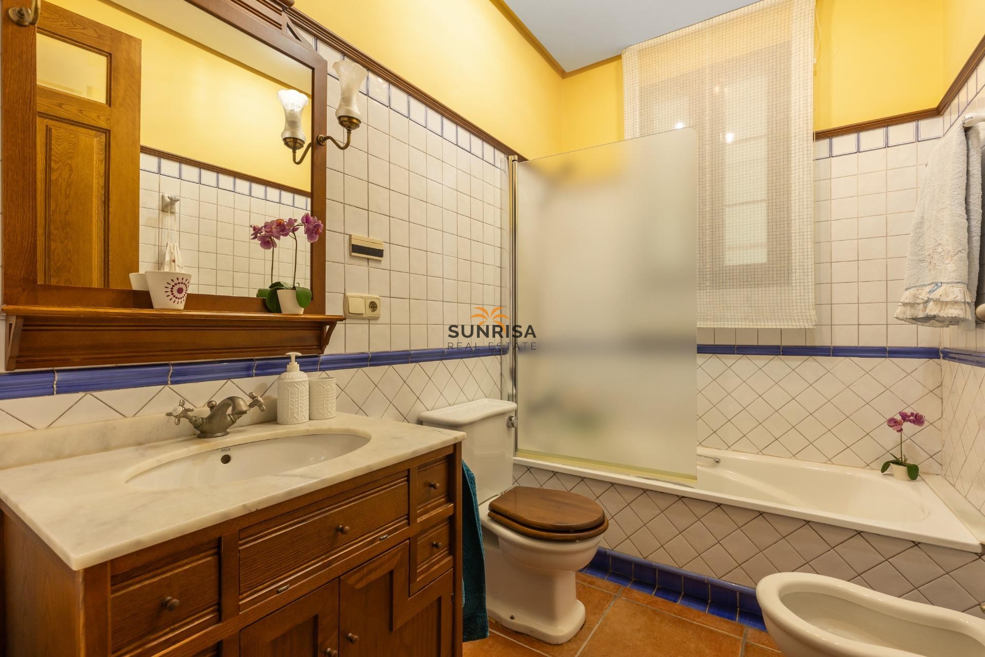 Resale - Villa - Torrevieja