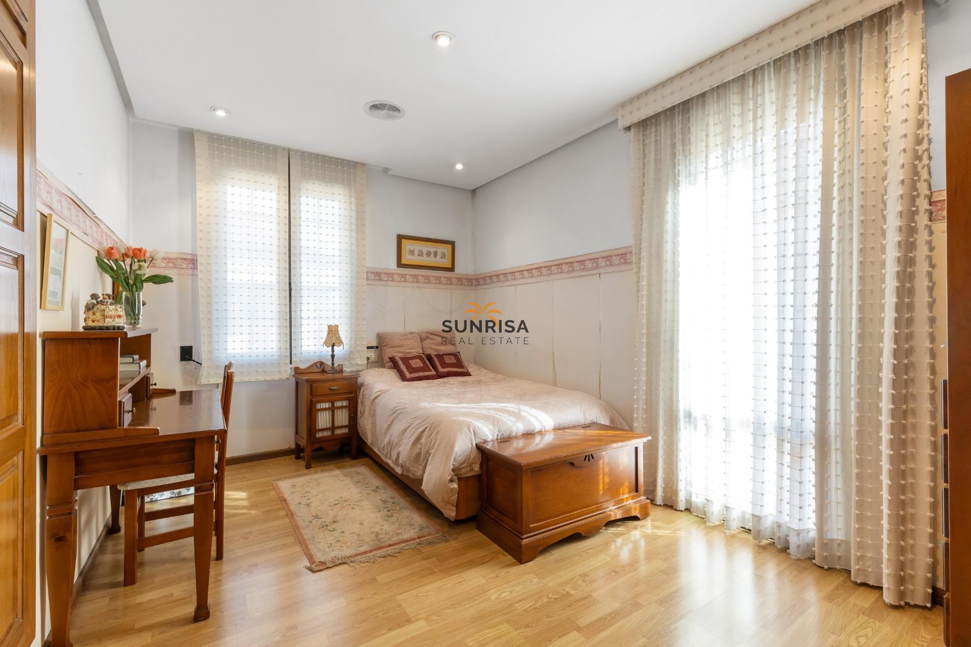 Resale - Villa - Torrevieja
