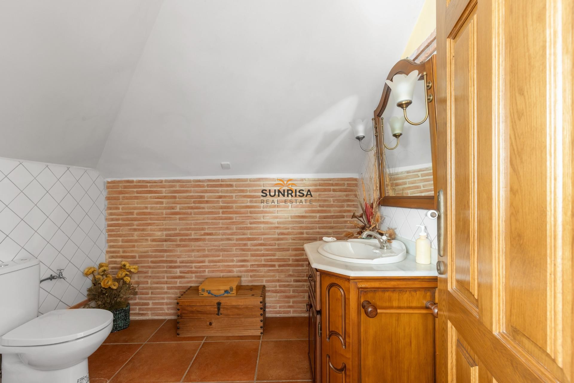 Resale - Villa - Torrevieja