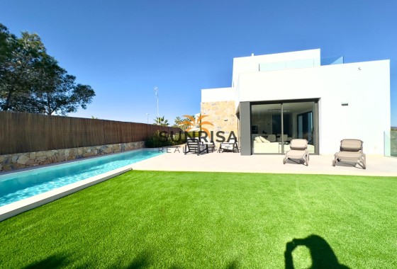 Villa · Reventa - Orihuela Costa · Las Colinas Golf · Alicante · España