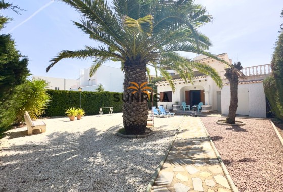 Villa · Herverkoop - Orihuela Costa · La Zenia · Alicante · Spanje