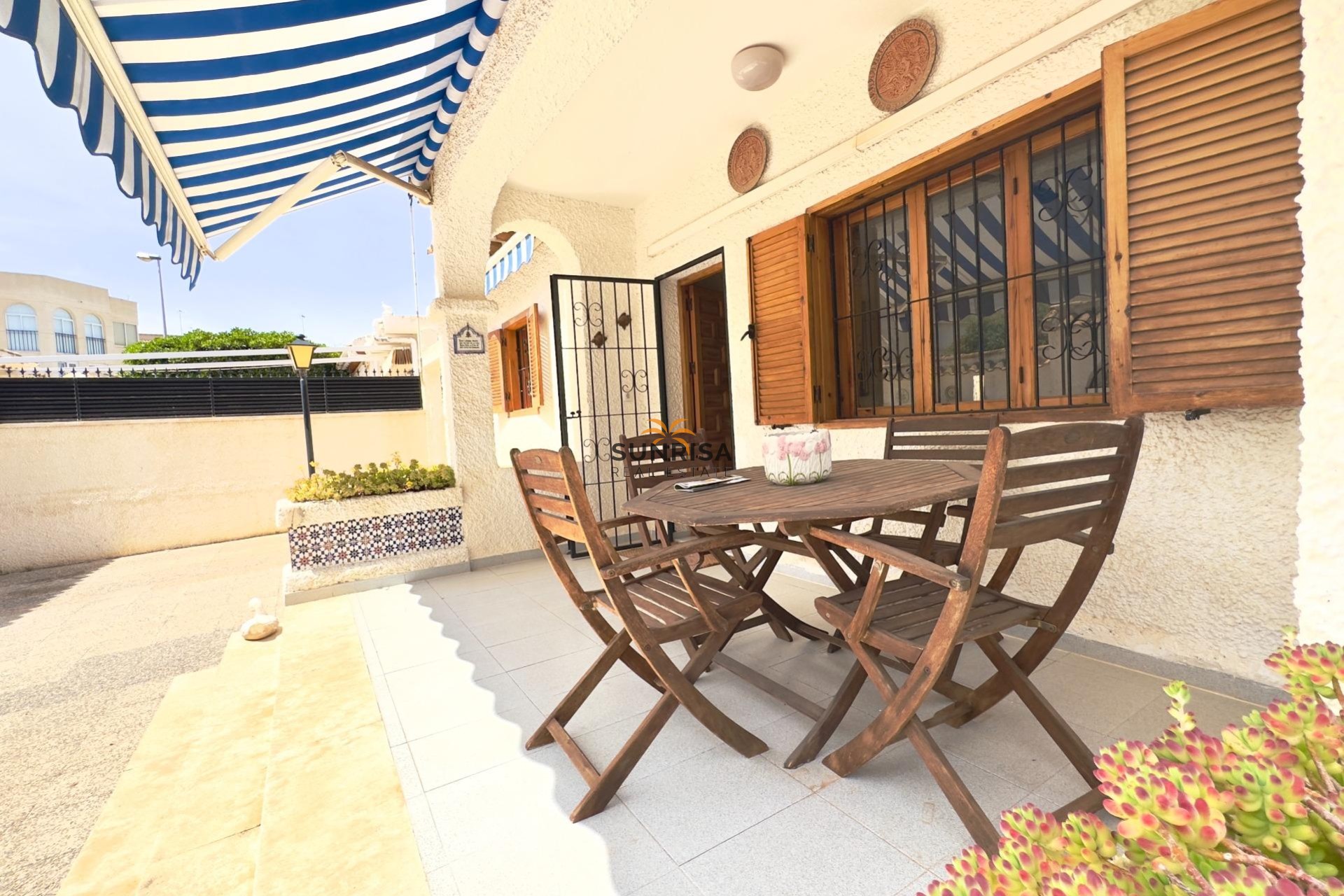 Resale - Villa - Orihuela Costa