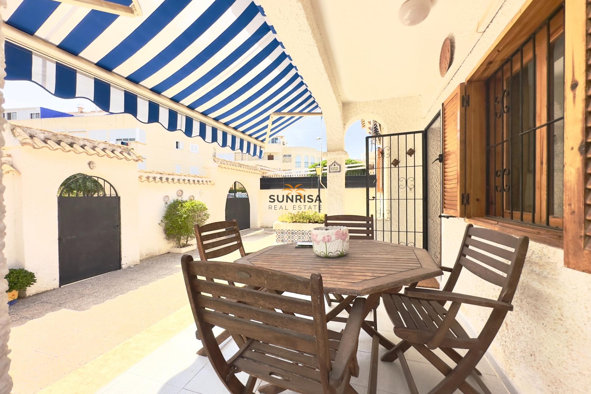 Resale - Villa - Orihuela Costa