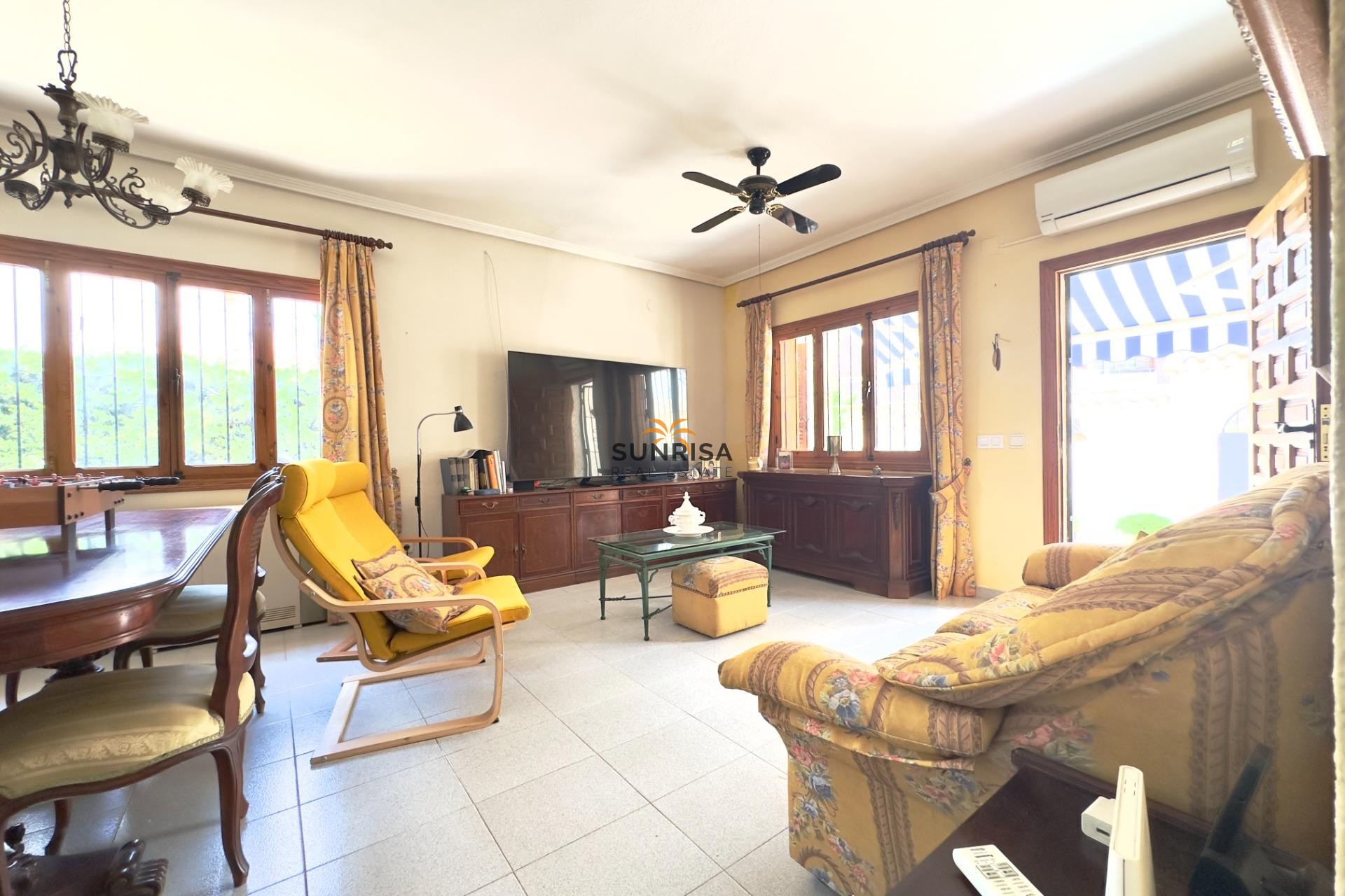 Resale - Villa - Orihuela Costa
