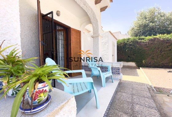 Villa · Herverkoop - Orihuela Costa · La Zenia · Alicante · Spanje