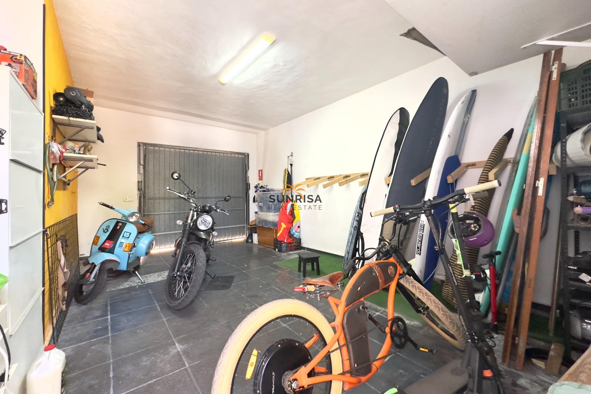 Resale - Villa - Orihuela Costa