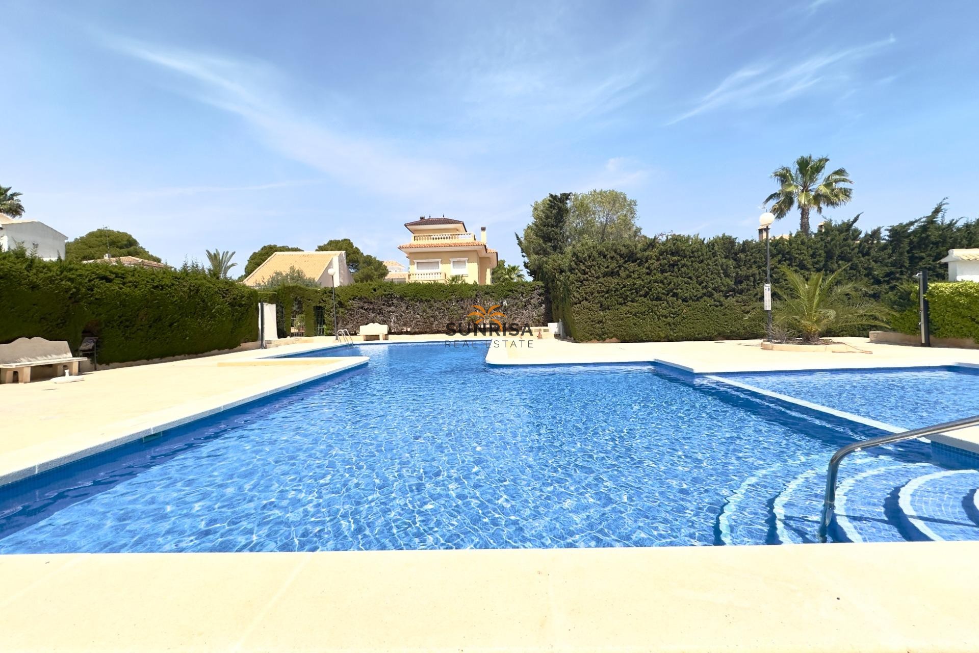 Resale - Villa - Orihuela Costa