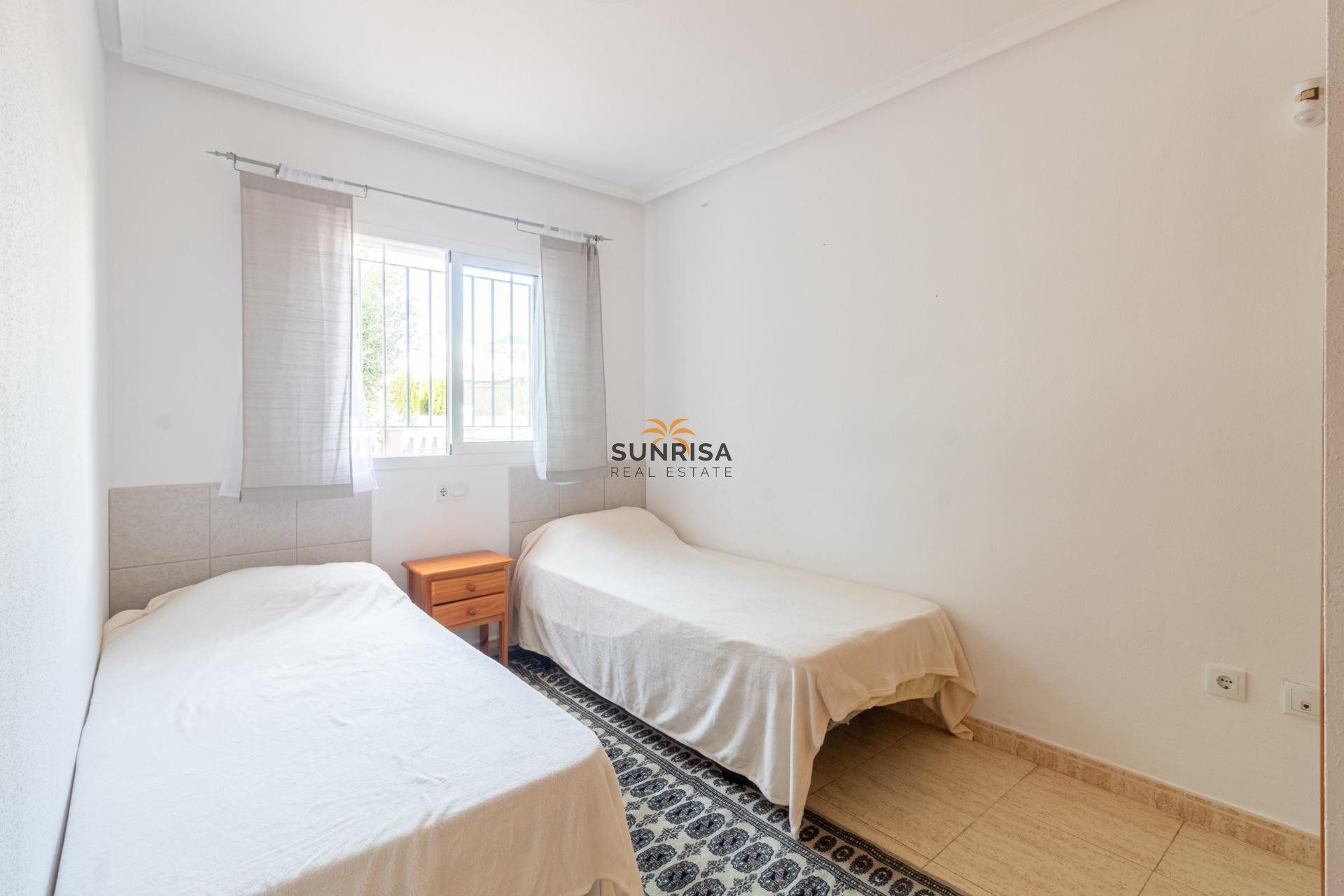 Resale - Bungalow - Orihuela Costa